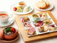 メイン料理によりコース価格が異なります　6930円～。
メイン料理はご来店後にお選びいただけます
