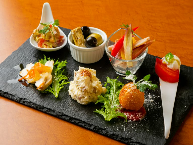 その日に仕入れた新鮮な食材で提供する『前菜盛り合わせ』