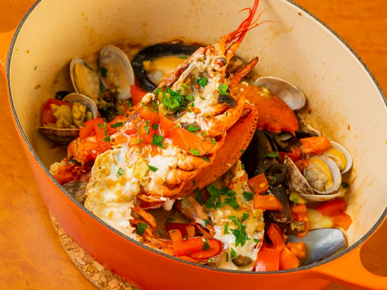 「活オマールエビ」をお好みの調理方法で贅沢に味わえる