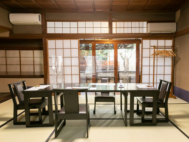 ビジネスの場にも最適な、食事と雰囲気が織りなす和中折衷