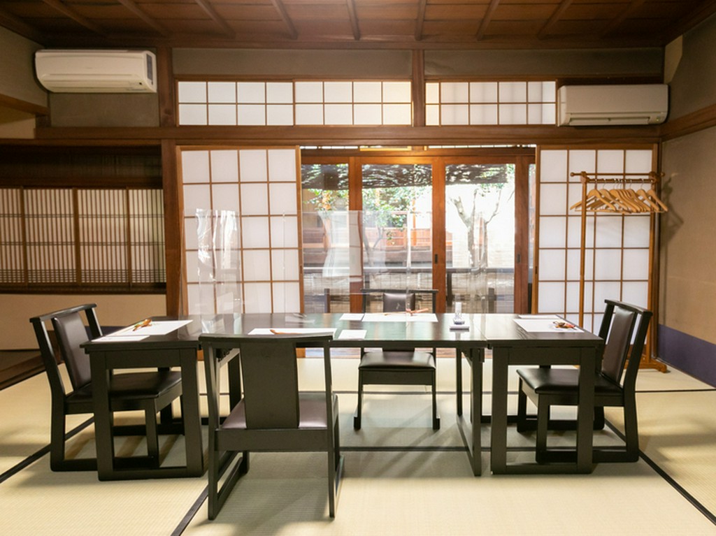 ビジネスの場にも最適な、食事と雰囲気が織りなす和中折衷
