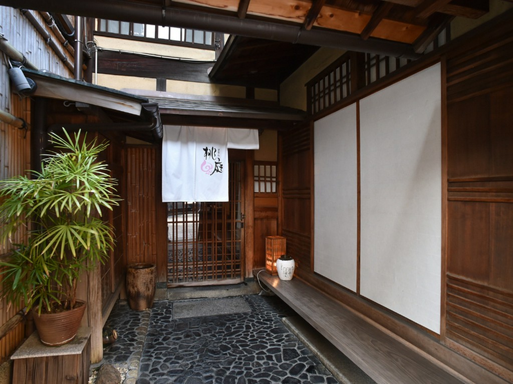 大正の息遣いをそのままに感じられる、築100年越えの元お茶屋