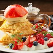 スイーツには愛知県産「あゆちのみのり」や飼料に遺伝子組み換え食材を使用していない三重県産NON-GMO卵、JAS認定有機牛乳を使用。できる限り無農薬・産地減産の厳選されたオーガニック食材を取り入れています。