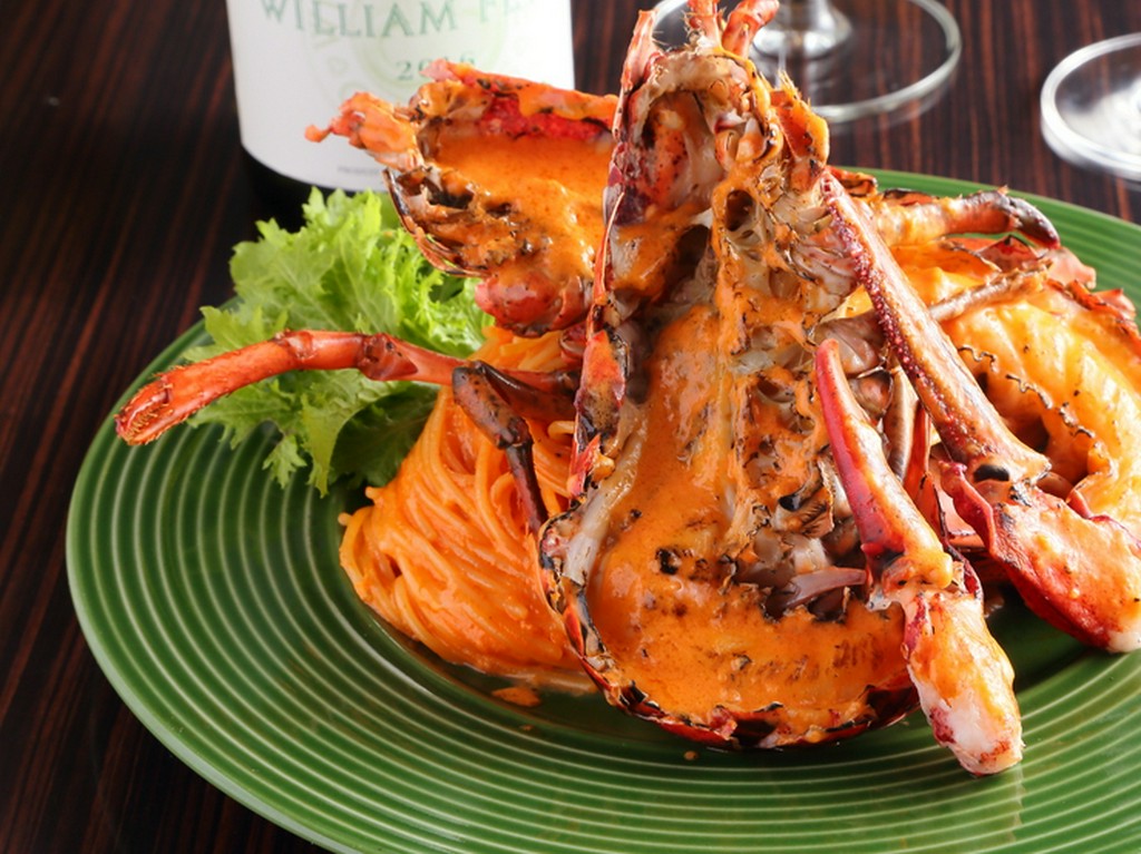 プリプリのエビが絶品『オマールエビのトマトクリームソーススパゲッティーニ』