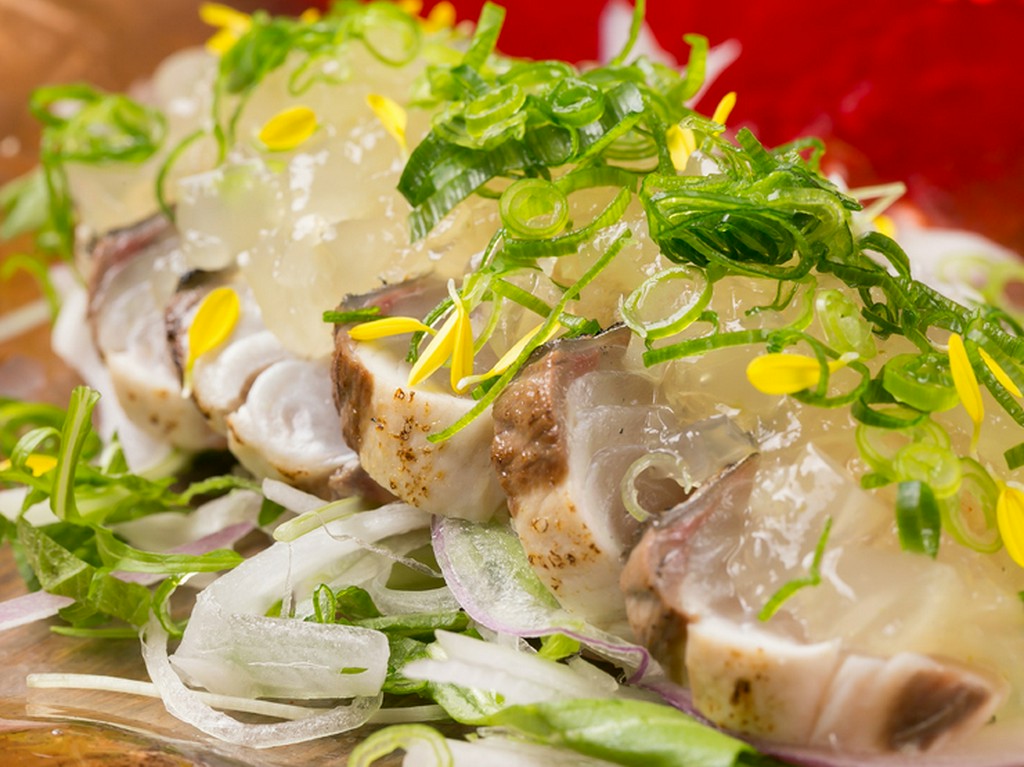 上品な甘みと、トロけるような食感が味わえる『鰆のたたき塩ポン酢ジュレ』