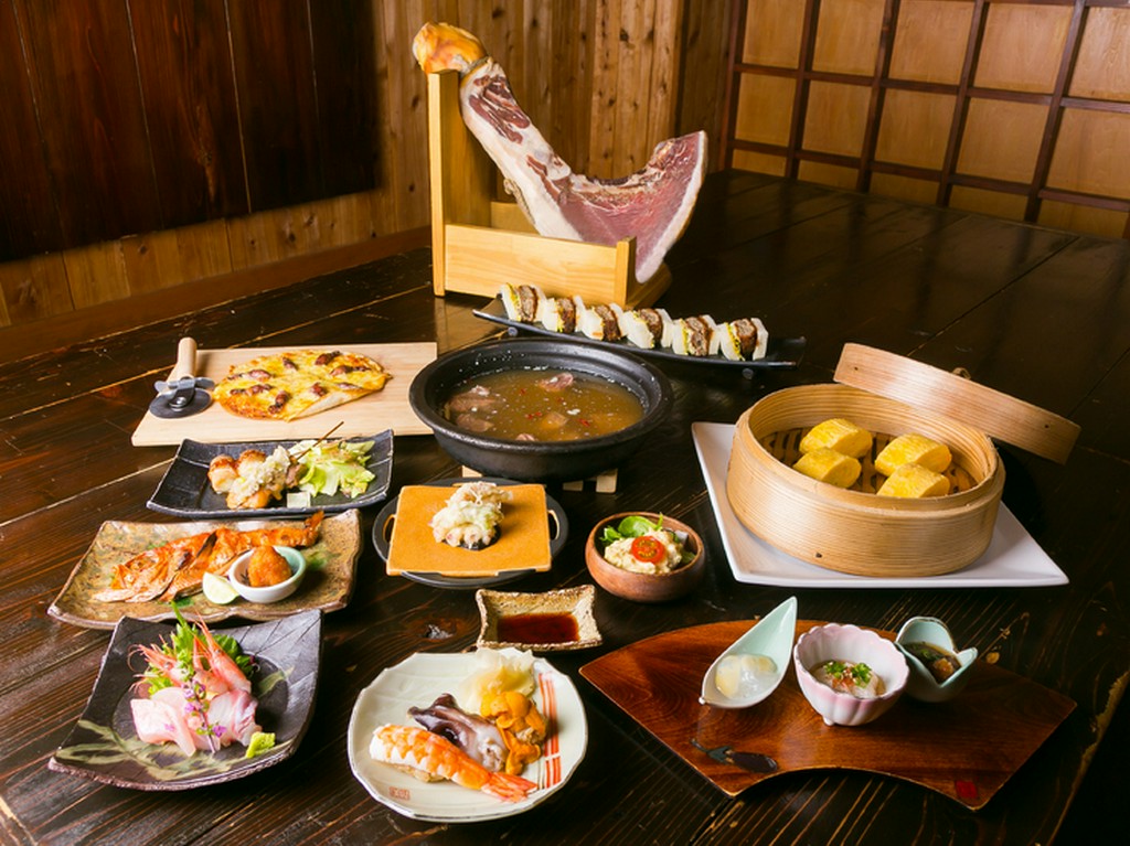 天然魚介や季節野菜など旬をたっぷり味わえる『おすすめコース』