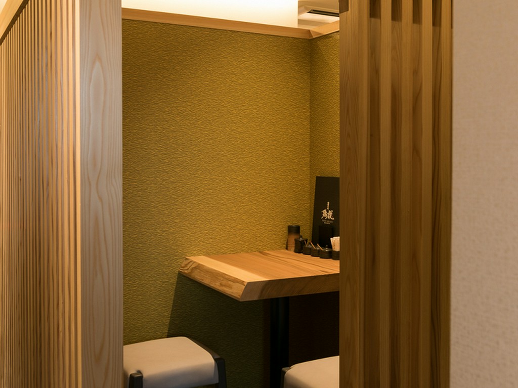 一杯傾けながら、ふたりの会話が弾む夕げのひととき