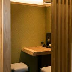 一杯傾けながら、ふたりの会話が弾む夕げのひととき