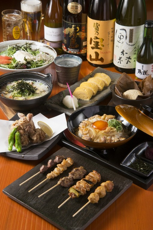 2500円から3500円まで。シーンや予算に合わせて利用できる鶏料理満載のコースです。