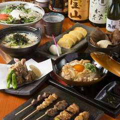 2500円から3500円まで。シーンや予算に合わせて利用できる鶏料理満載のコースです。