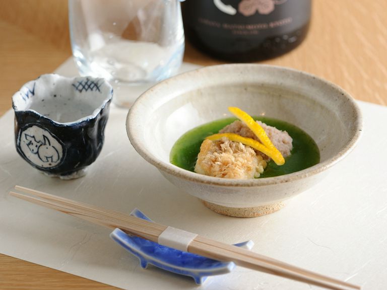 季節の素材が調和する『甘鯛天ぷらとれんこん蒸し』