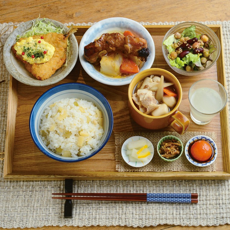 組み合わせ自由自在！　フルカスタマイズの『TSUKUMO定食』