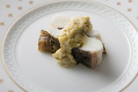 ジューシーな身に、旨みが凝縮したソースが抜群の『瀬戸内産平目の炭火焼』