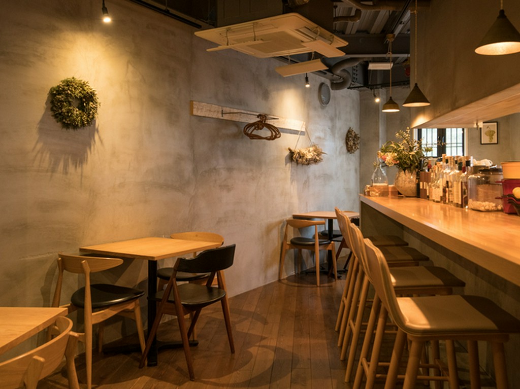 大人に相応しい上質な空間だが、空気感はいたってカジュアル