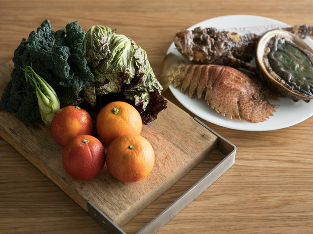 移転以来、徐々に仕入先を拡大して揃えた、愛媛産の食材たち