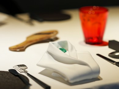 おしゃれなテーブルセッティングと落ち着いた空間