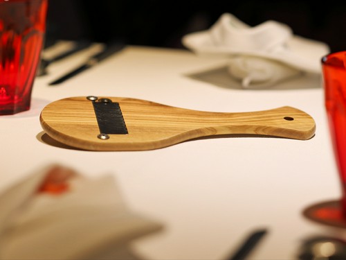 トリュフ料理は、目の前で好きなだけ削ります