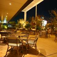 本店のレシピなど良い部分を受け継ぎながら、さらに自由な料理を、気軽に楽しんでいただけることが【シロノニワ】の魅力です。庭園の開放感や空気感など、ロケーションの良さもあり、特別な日の利用におすすめです。