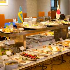 スウェーデンの伝統料理やお菓子約60種をスモーガスボードで！