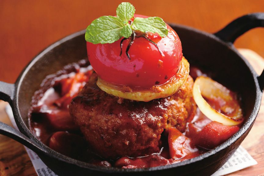 溢れだす肉汁のジューシー感が絶品『糸島産豚100%の煮込みハンバーグ』