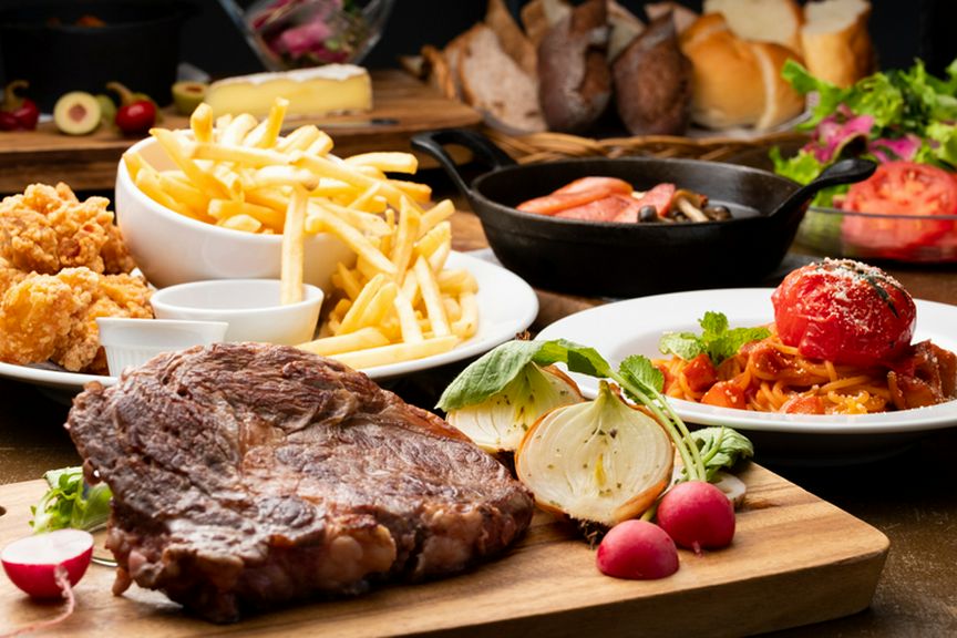 ご利用シーンに合わせて選べる3タイプ。肉厚ステーキやパスタなどご宴会に最適なコース料理をご用意。