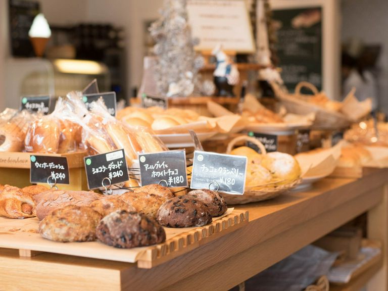 小麦や豚肉、野菜など魅力溢れる糸島産の食材がベース
