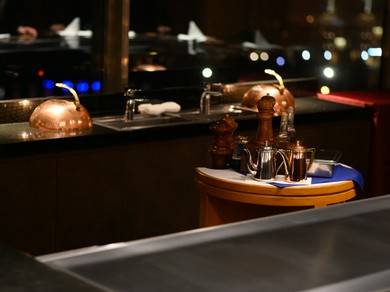 魚市場通駅から徒歩3分。エレガントなホテルレストラン