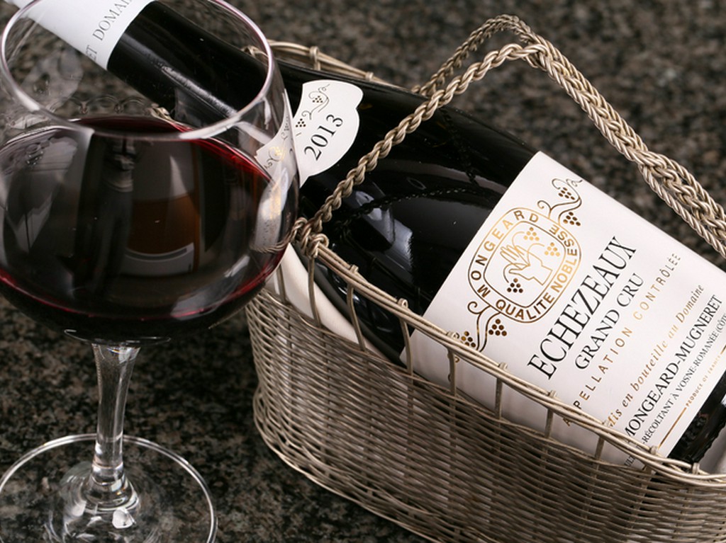 フランスの各地から選び抜かれたワインがラインナップ