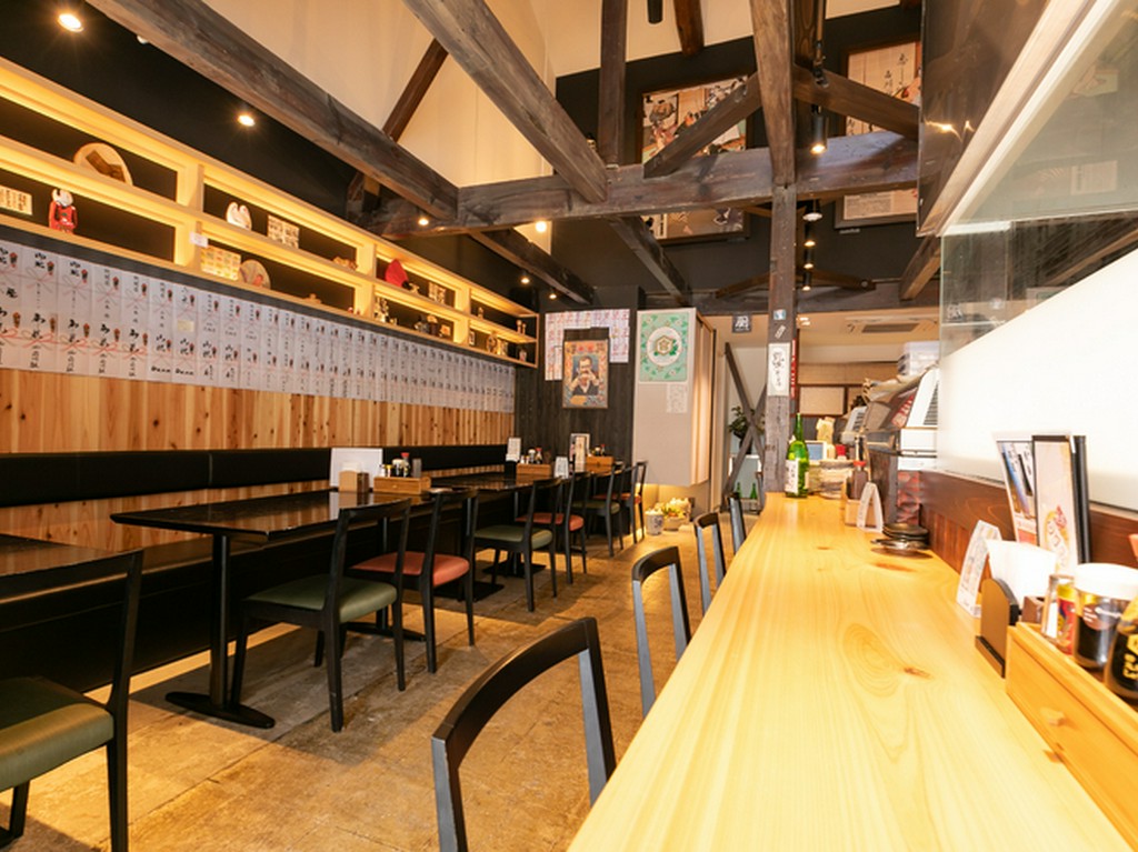 幅広い年代のゲストが落ち着いて過ごせる昭和レトロな雰囲気