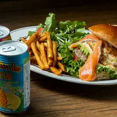 お店のこだわりが詰まったメニューを、好きな場所で味わえる