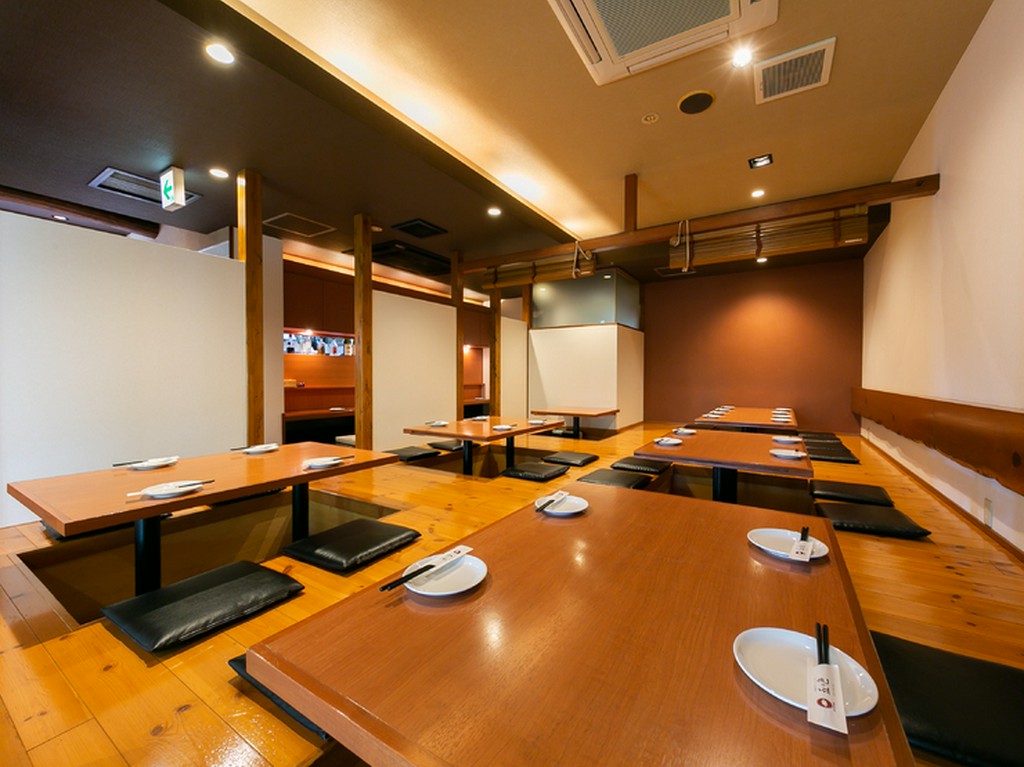 ゆったり広々した店内　落ち着いていてくつろげる雰囲気