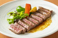 厳選ステーキで最高のひとときを