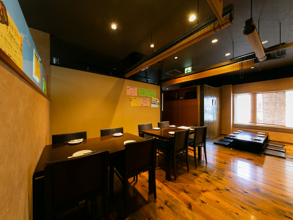 楽に座れるテーブル席