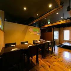 楽に座れるテーブル席