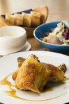 ◎当店の看板メニュー◎
やわらかな肉質でさっぱりとした味わいの鹿児島県産銘柄鶏。
骨付きのまま特製スパイスでジューシーに仕立てます。
<スープ・サラダ・メイン・デザート・カフェ>