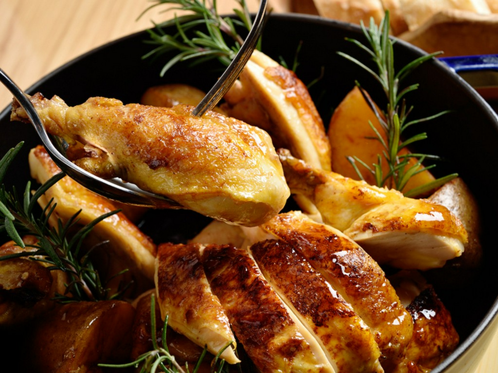 自慢のロティサリーチキン