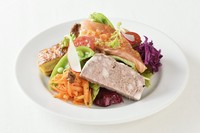 ・前菜
・スープ
・魚料理 または 肉料理
・デザート
※パン、食後の飲み物付き
