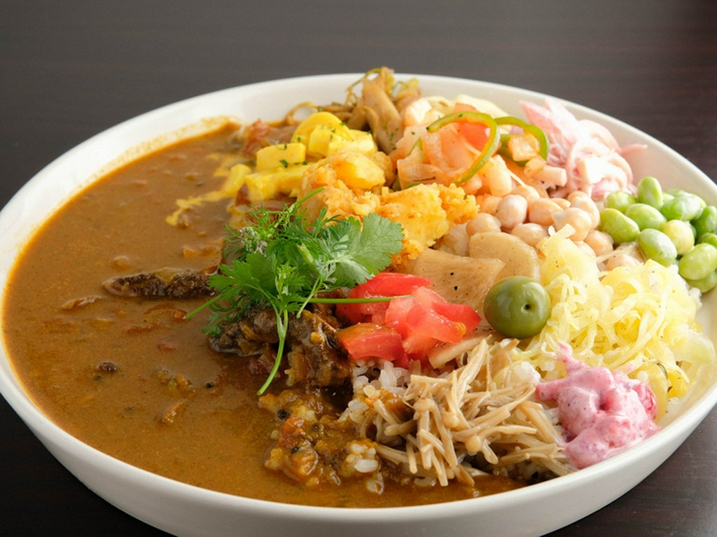 黒毛和牛×日替わり山盛りトッピングのスペシャルが一押し『ヤドカリースペシャル（牛すじ）』