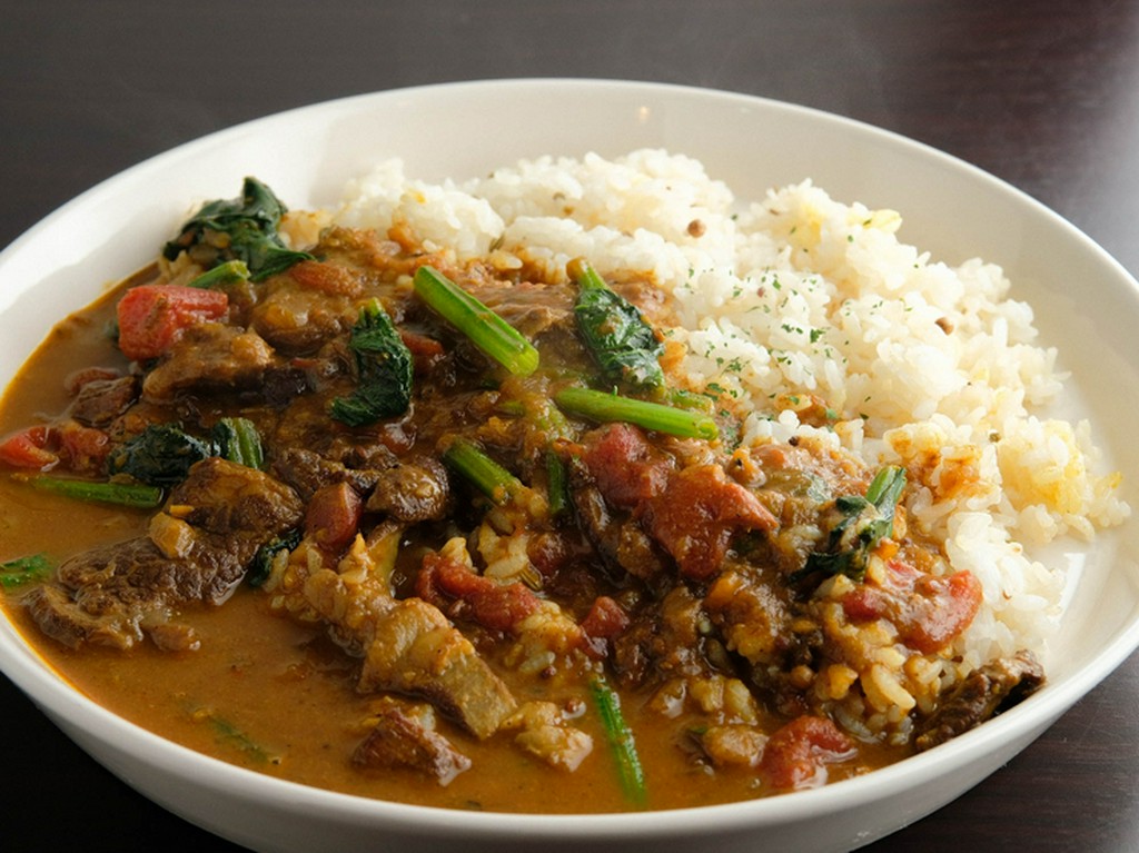 牛すじヤドカリー（中辛）＋ほうれん草