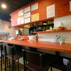 手づくり感が心地よいカレー専門店。女性一人でも入りやすい