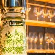 伝統的な京町家を改装した店舗は、歴史ある家屋の雰囲気と現代的なデザインとが絶妙にマッチした空間。京野菜を使い出汁をベースに創作される、味わい深い【IL　Bevitore】のイタリアンがよく似合います。