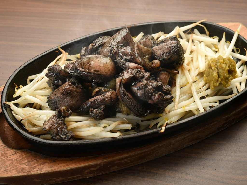 炭火で香ばしく炙った、鹿児島名物『もも黒焼き』