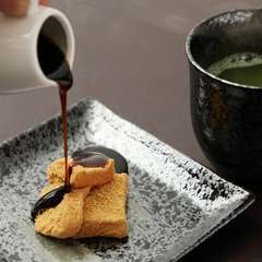 ほっとするデザートで食事の余韻を楽しむ幸せな時間