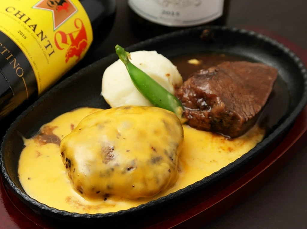 とろける柔らかさ『牛ホホの赤ワイン煮』で上質な味わいを堪能