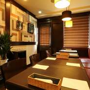 食材の質や、料理の味はもちろんですが、「居心地の良さ」を大切にしています。肩肘張らずにゆったりと食事を楽しんでほしいので、親しみやすさのある接客を心がけています。