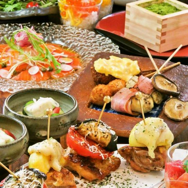 料理の美しさにテンション上がる！『女子会コース』