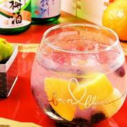 フルーツの甘さと日本酒のスッキリ感がマッチしたフルーティーな日本酒カクテル。女性に人気です。