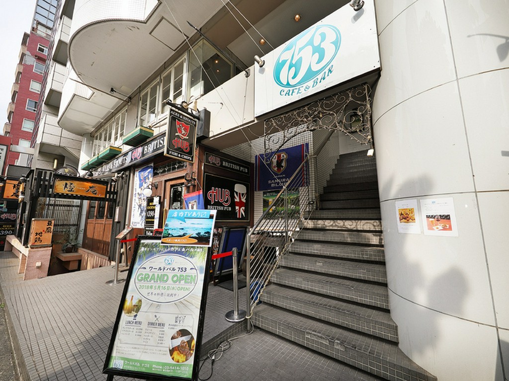 東京メトロ銀座線「外苑前」駅からすぐ