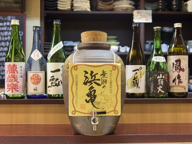 入手困難といわれるレア焼酎が【握　次郎長】で味わえる