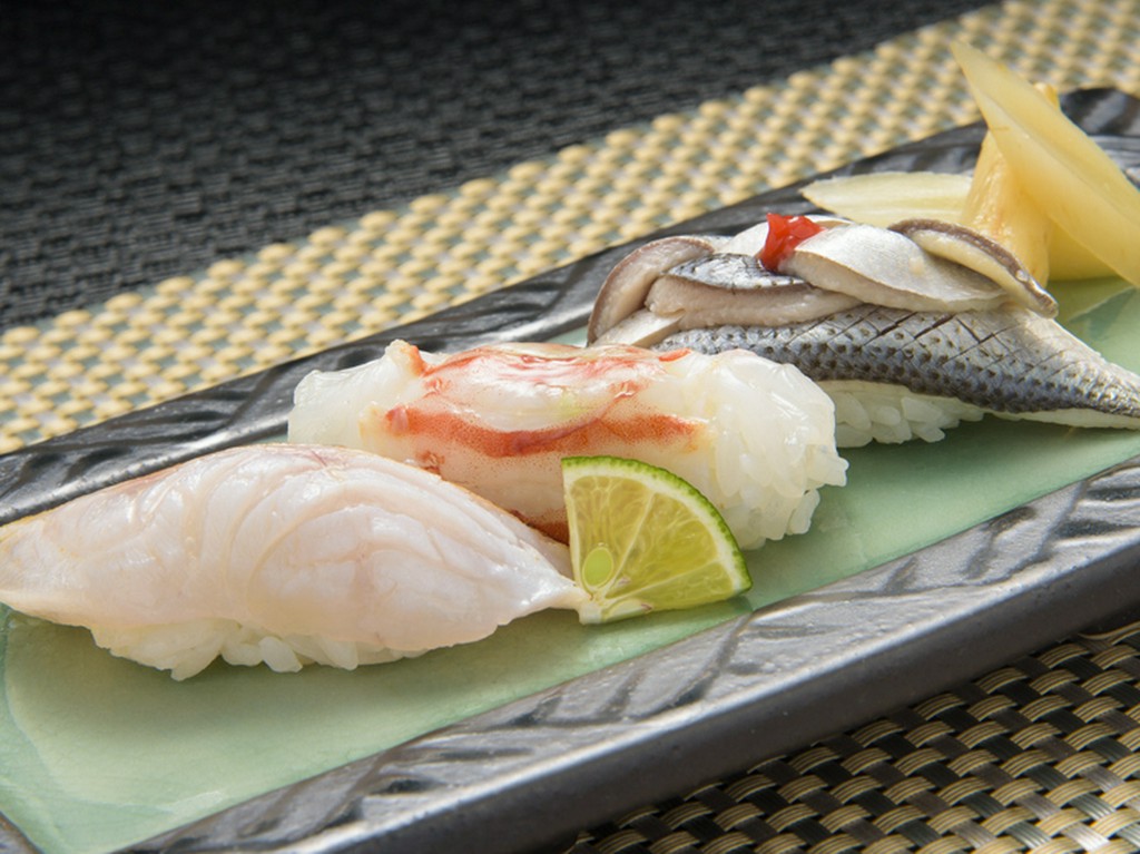 厳選された極上素材の味わい。美しい手仕事も見て楽しみたい『にぎり』